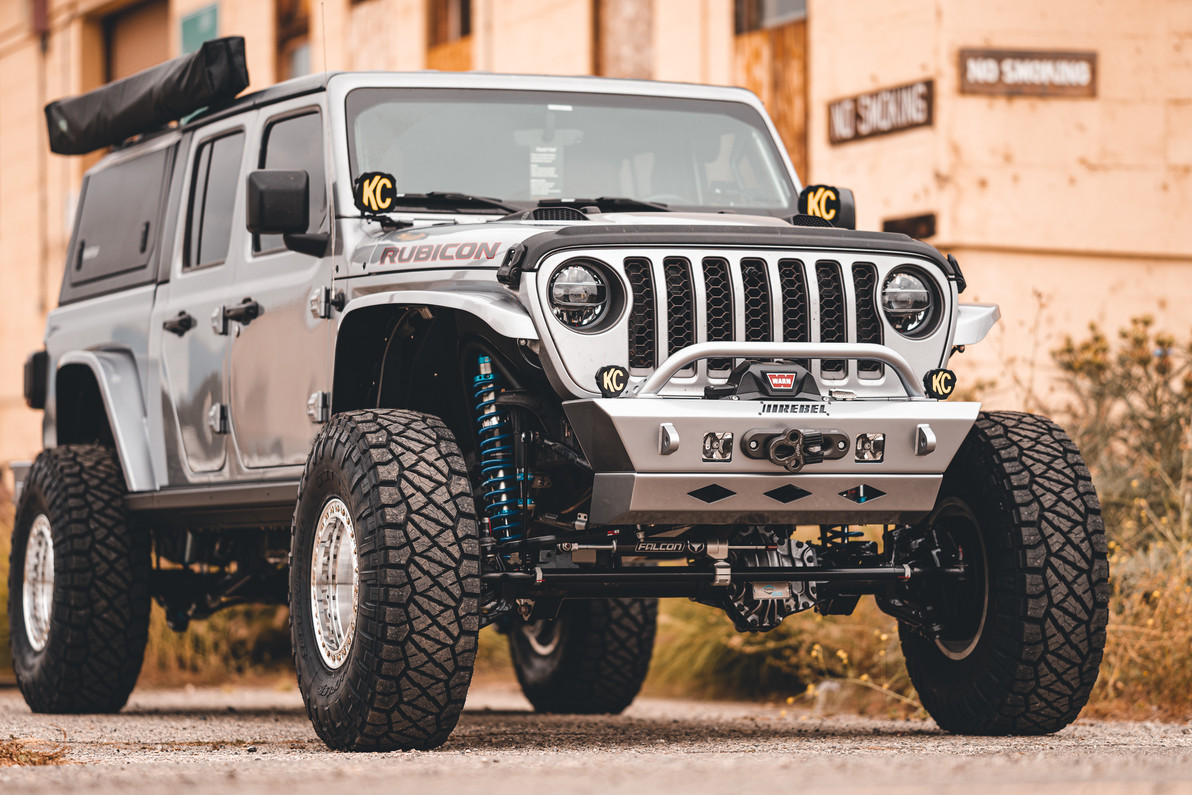 The Ultimate Off-Road Warrior: Rebel Off Road's Jeep Gladiator with SmartCap and Recon Coilover Kit