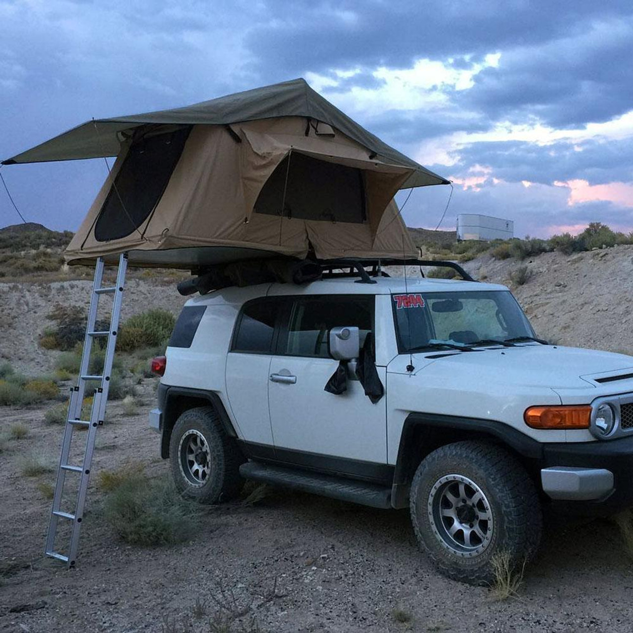 Tuff Stuff® ''Delta'' Overland Roof Top Tent