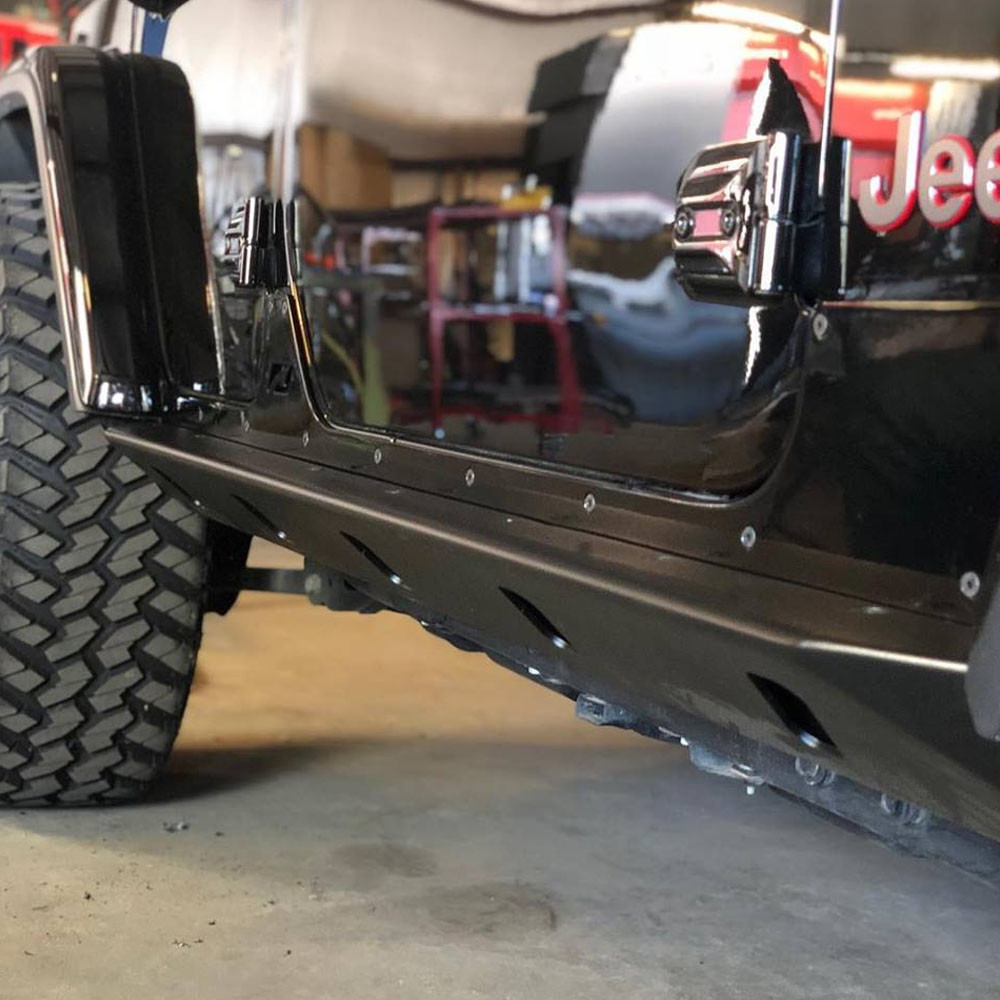 Motobilt Crusher Rocker Guards with Step, Jeep Wrangler JLU