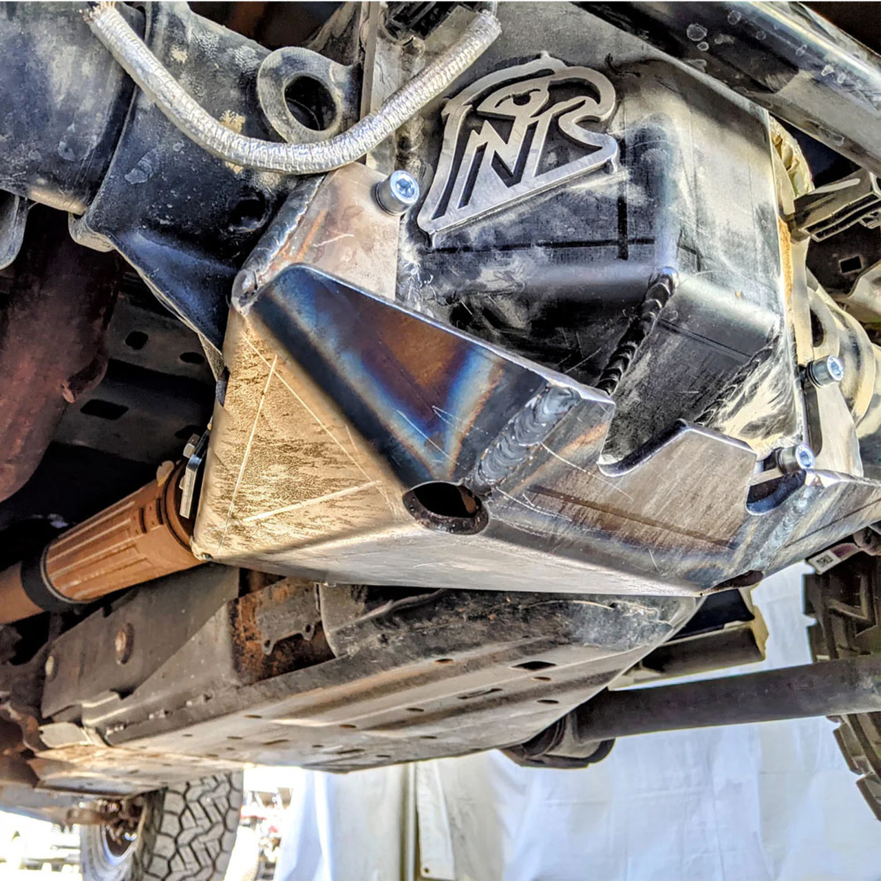 UNDER COVER  2001SS
『CHAOTIC DISCORD』招待状 Next Venture Motorsports Bronco Rear Differential Skid