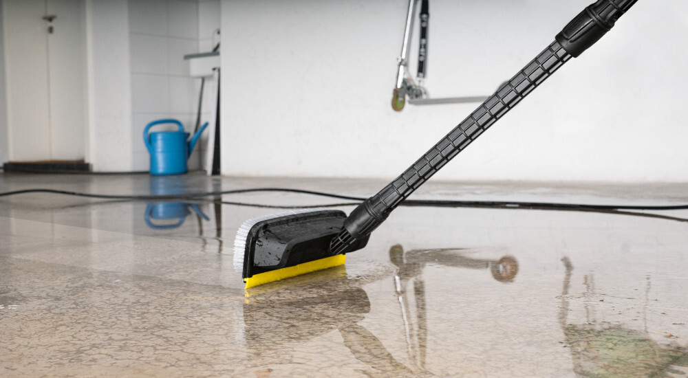 Integrated Squeegee Blade
