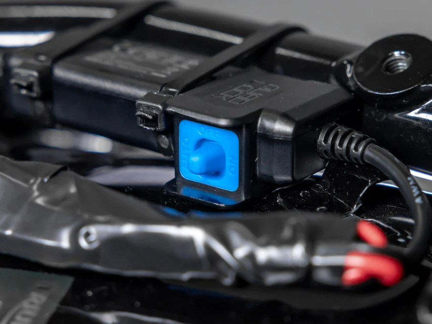 QUAD LOCK Waterproof 12V To USB Smart Adaptor for Sale | Flitwick
