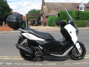 Yamaha NMAX 125. 1456 miles, top box, screen, LED lighting, heated grips!
