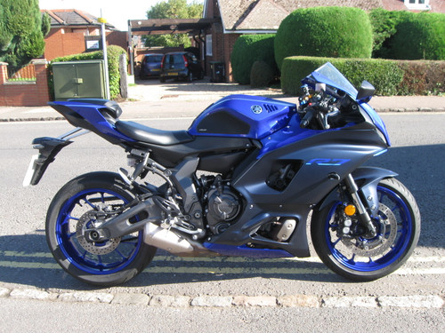 Yamaha YZF-R7. 