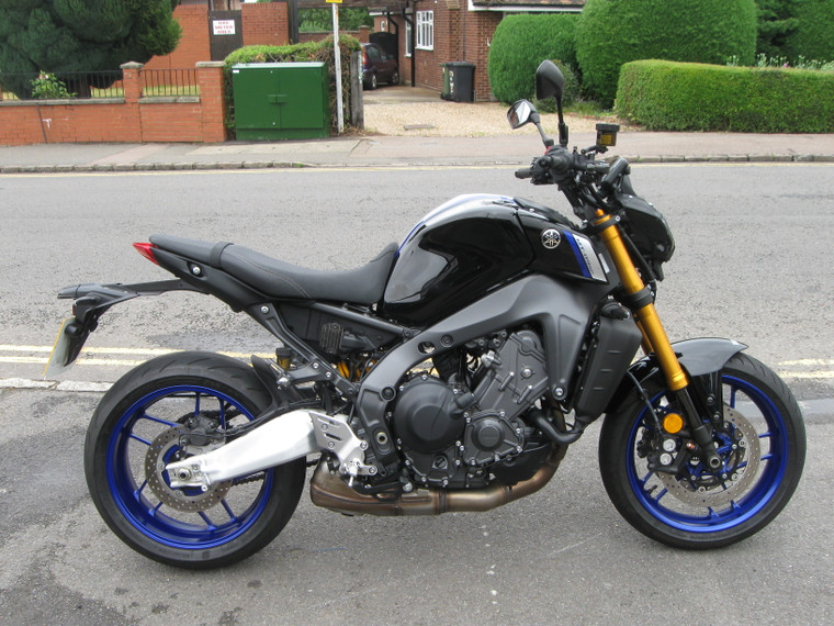 Yamaha MT-09 SP. Only 2374 miles! 