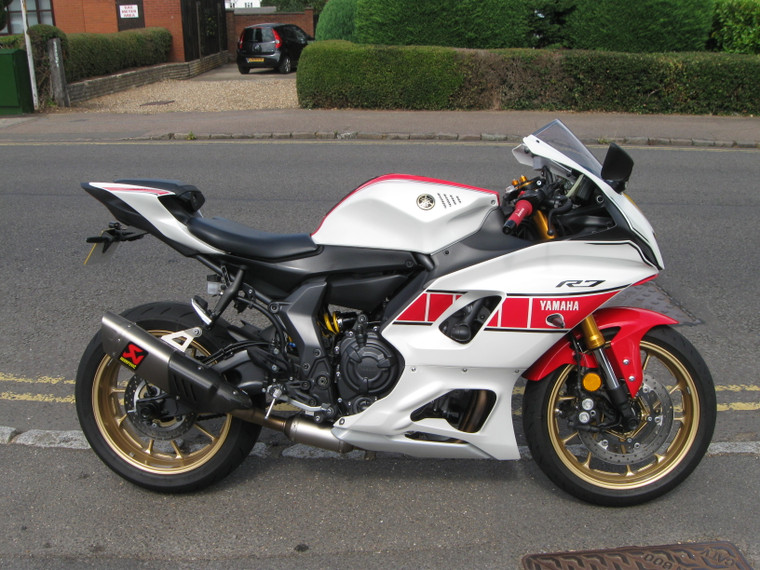 Yamaha YZF-R7. Anniversary model, Akrapovic, tail tidy, quick shift. 