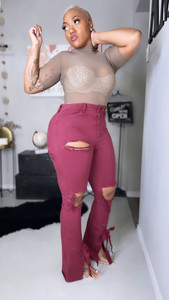 Model wearing size 13 jeans have very min stretch 
model weigh 175 
5.3