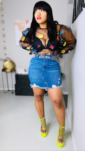 model wearing size large 
weight 173
height 5.3