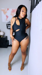 Black out : swim suit 