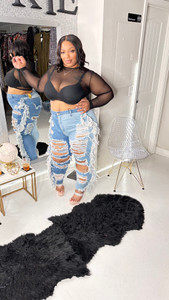 model wearing size 2xl 
