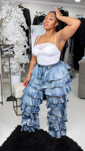 model wearing size medium 
9,11,13 * 
model height is 5.2 weight 185