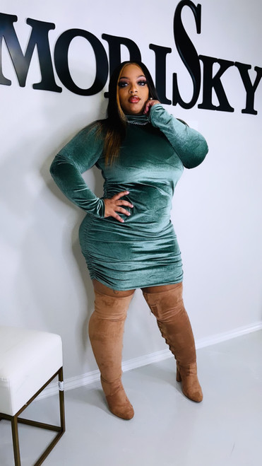 Its a hot girl fall : plus size dress : hunter girl 