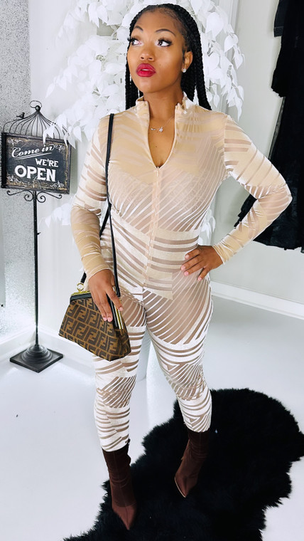 model wearing size medium 
weigh 160
height 5.3