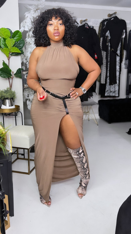 model wearing size medium * 
5.2 height 
185 pounds 

weight 185 pounds