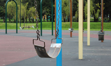 4 Tips on Designing a Dream Swing Set Playground
