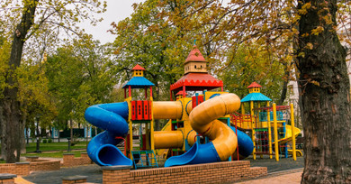 Customizing Border Layouts for Irregular Play Areas