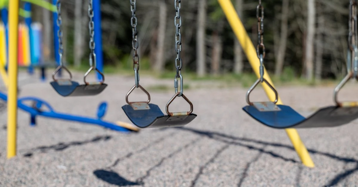 How To Choose Hardware for Commercial Swings