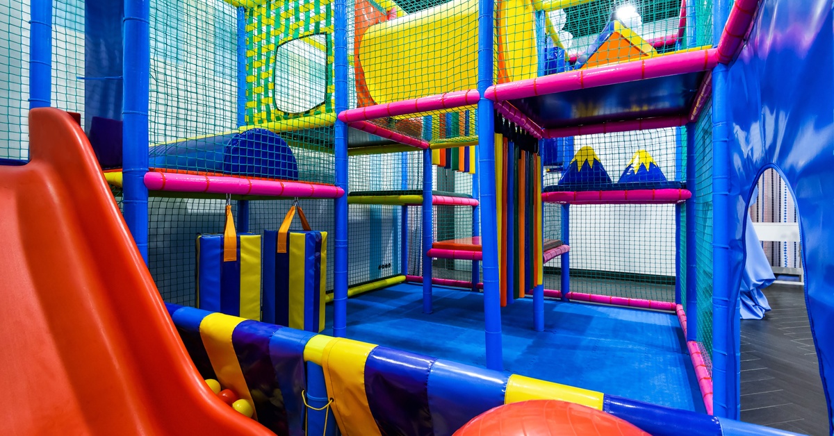 Outdoor vs. Indoor Playground Installation Challenges