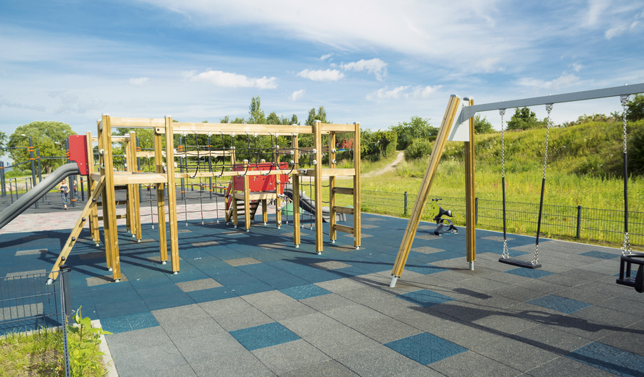 commercial playground equipment