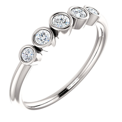 Platinum 0.25 Carat Diamond Graduated Bezel Set Ring