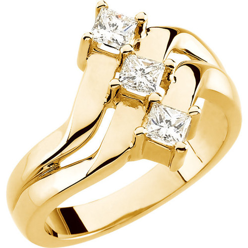 14 Karat Yellow Gold 0.60 Carat Diamond Right Hand Ring