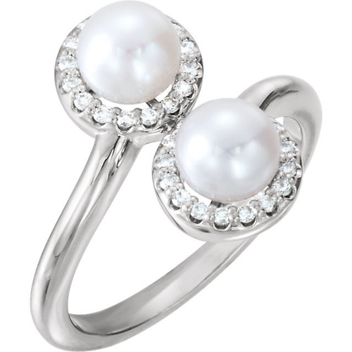 Sterling Silver Freshwater Pearl and 00.17 Carat Diamond Ring