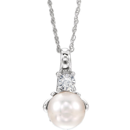14 Karat White Gold Freshwater Pearl and .02Carat Diamond 18 inch Necklace