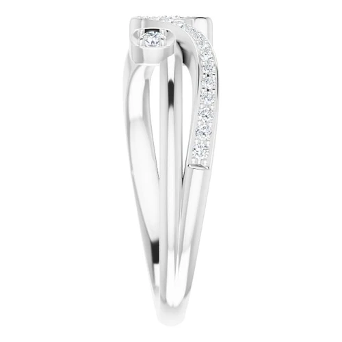 Stylish 0.20 Carat of Diamonds set in Platinum Diamond Ring