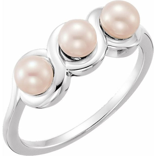 14 Karat White Gold Freshwater Pearl Ring. 14 Karat White Gold Freshwater Pearl Ring.