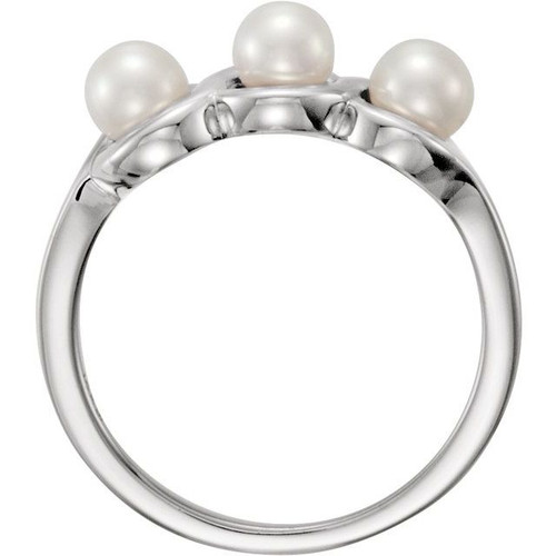 14 Karat White Gold Freshwater Pearl Ring. 14 Karat White Gold Freshwater Pearl Ring.