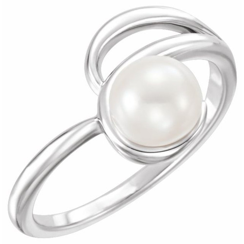 14 Karat White Gold Freshwater Pearl Ring.. 14 Karat White Gold Freshwater Pearl Ring..
