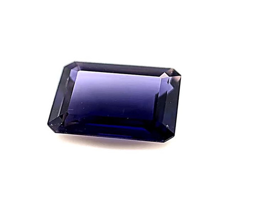 Emerald 2.67 carats Purple Iolite, 10.06 x 8.08 x 4.42