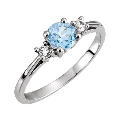 Accented Ring Mounting in Platinum for Round Stone Accented Ring Mounting in Platinum for Round Stone