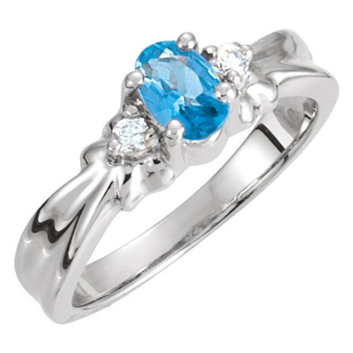 Accented Ring Mounting in 18 Karat Yellow Gold for Oval Stone..