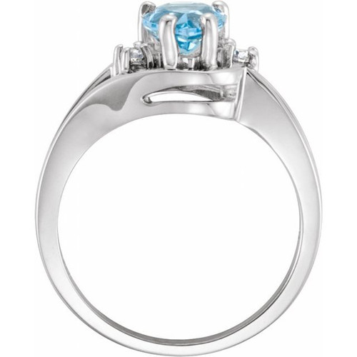 Accented Ring Mounting in Platinum for Pear shape Stone.