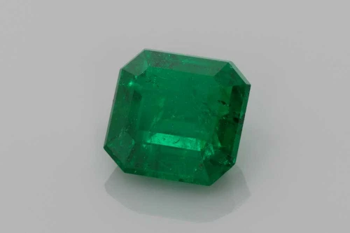 Asscher Cut Emerald Gemstone – Vivid Intense Green – 2.22 Carat, GIA Certified