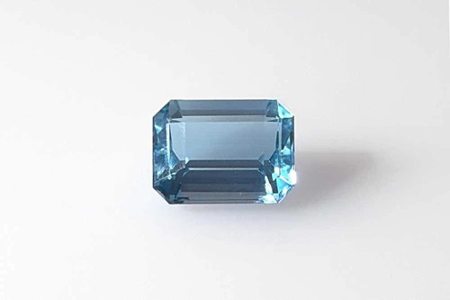 Octagon Cut Aquamarine Gemstone – Vivid Intense Blue – 2.29 Carat