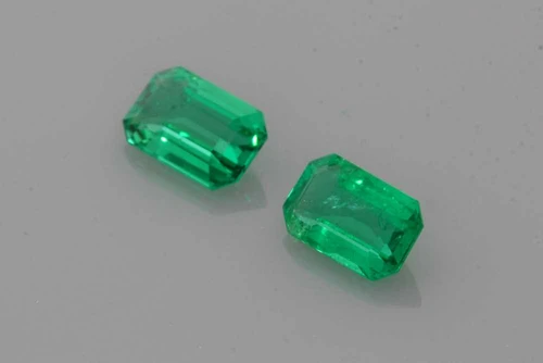 Octagon Cut Emerald Gemstone – 0.91 Carat – Medium Intense Green, Matched Pair