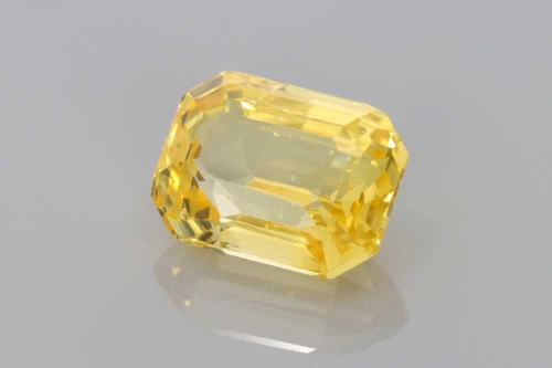 Octagon Cut Yellow Sapphire Gemstone – Medium Light – 5.06 Carat, Unheated