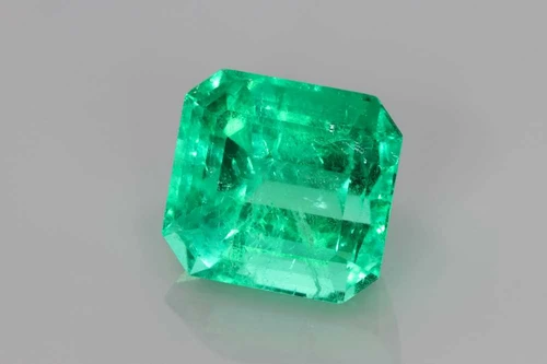 6.17 Carat Octagon Emerald Gemstone – Medium Intense Green, GIA Certified