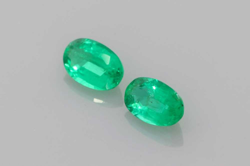 Oval Emerald Gemstone – 0.47 Carat, Vivid Intense Green, Matched Pair