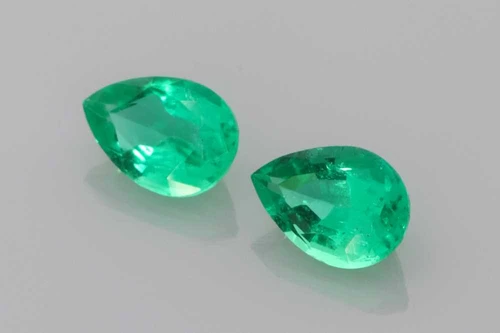 0.82 Carat Pear Shape Emerald Gemstone, Medium Intense Green, Matched Pair