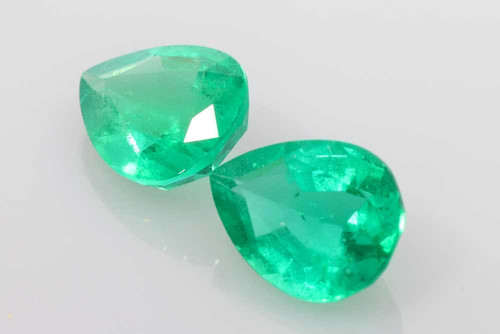 2.8 Carat Pear Shape Emerald Gemstone – Medium Intense Green, Matched Pair