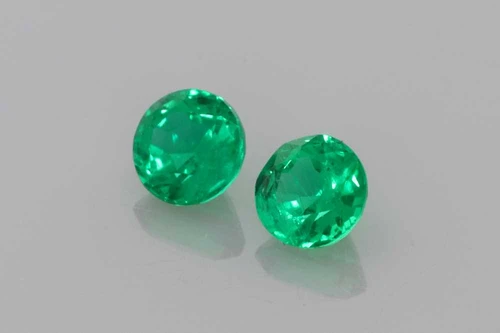 Round Emerald Gemstone – Vivid Intense Green – 0.48 Carat, Matched Pair