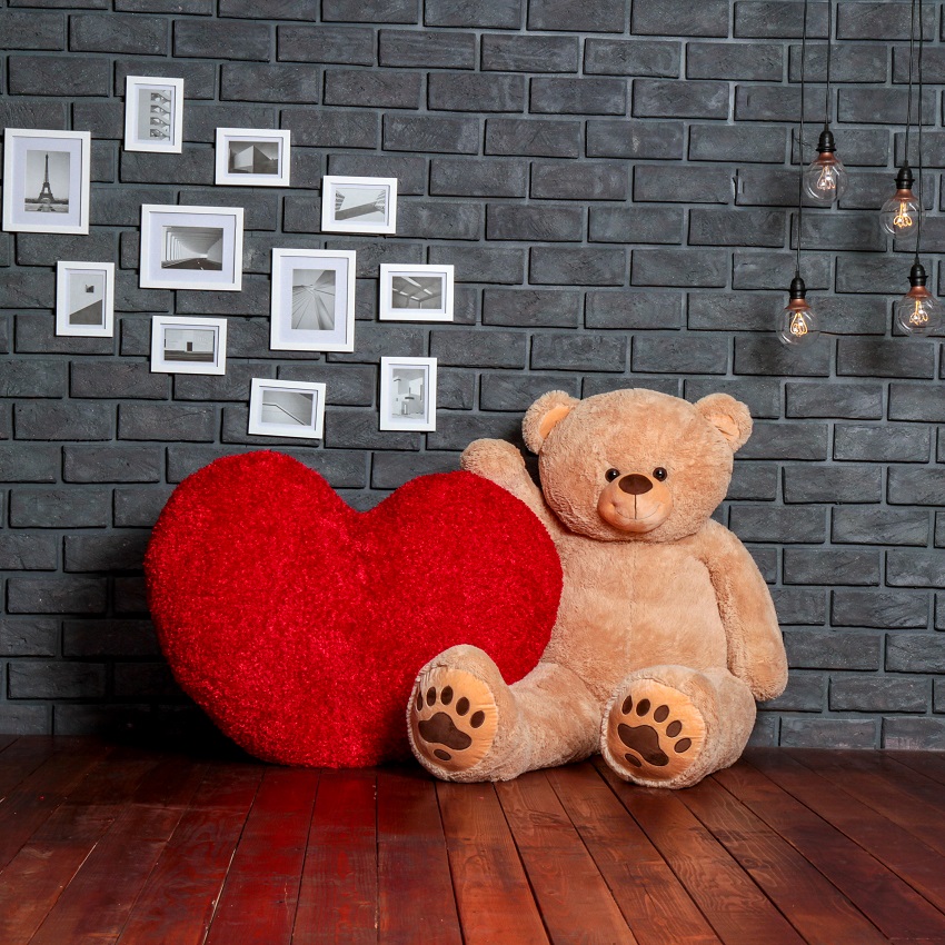 giant-6-foot-teddy-bear-with-4-foot-heart-for-the-ultimate-valentin-s-day-package-gift.jpg