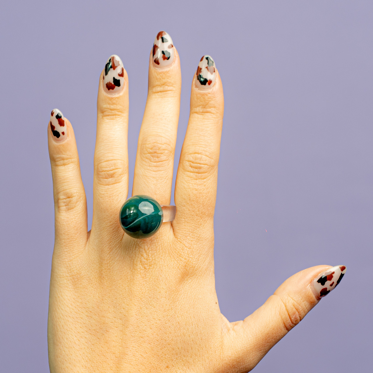 Anello bolla in plastica marmorizzato glitter - Verde - Le Conturbanti Concept Store