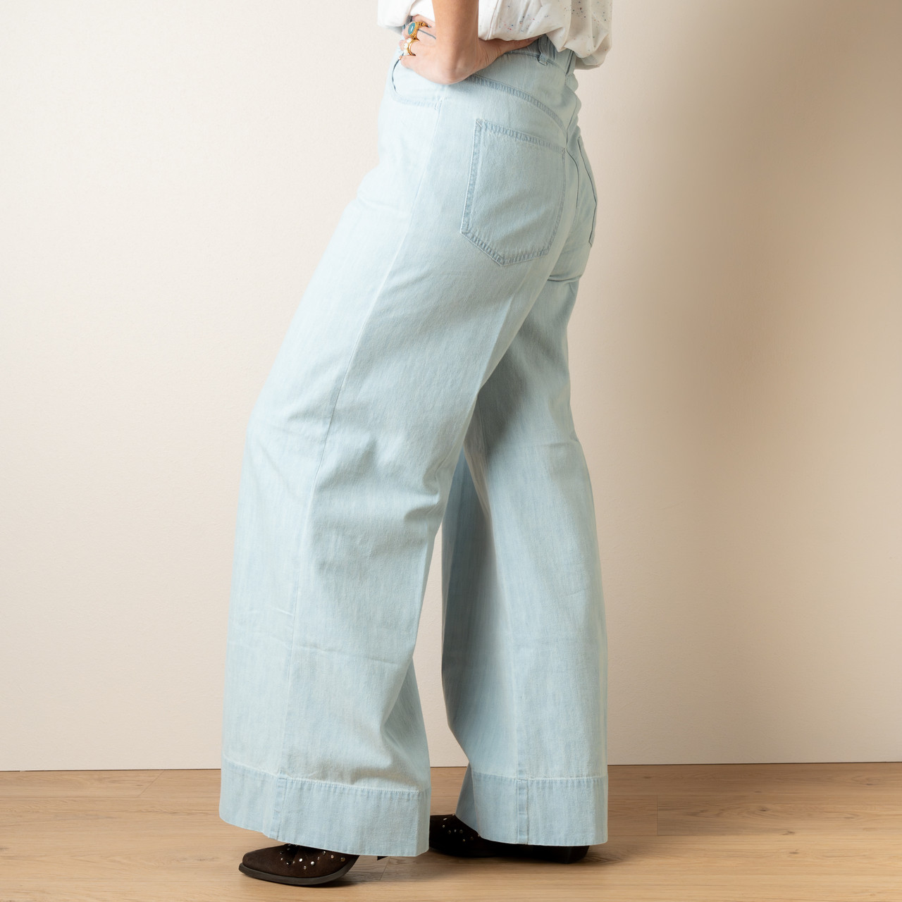 Jeans chiari a palazzo leggeri -  - Le Conturbanti Concept Store