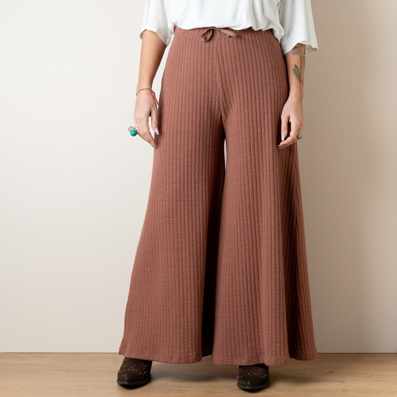 Pantaloni lavorati rosa antico -  - Le Conturbanti Concept Store