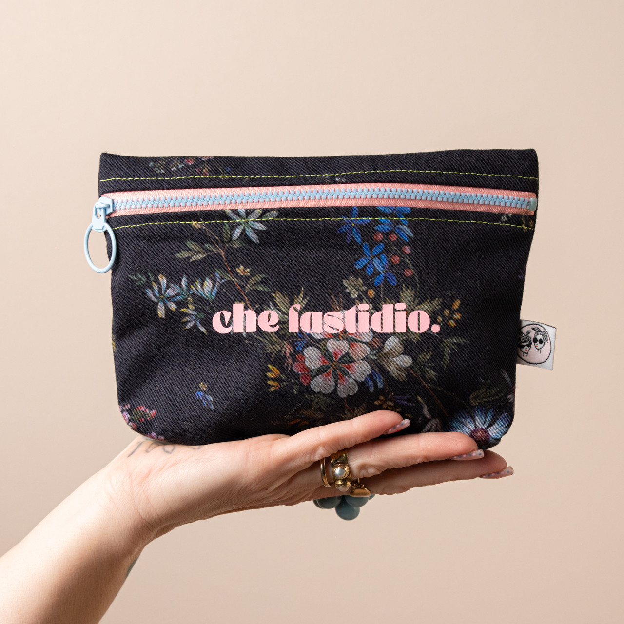Pochette "Che fastidio." - 2 - Le Conturbanti Concept Store