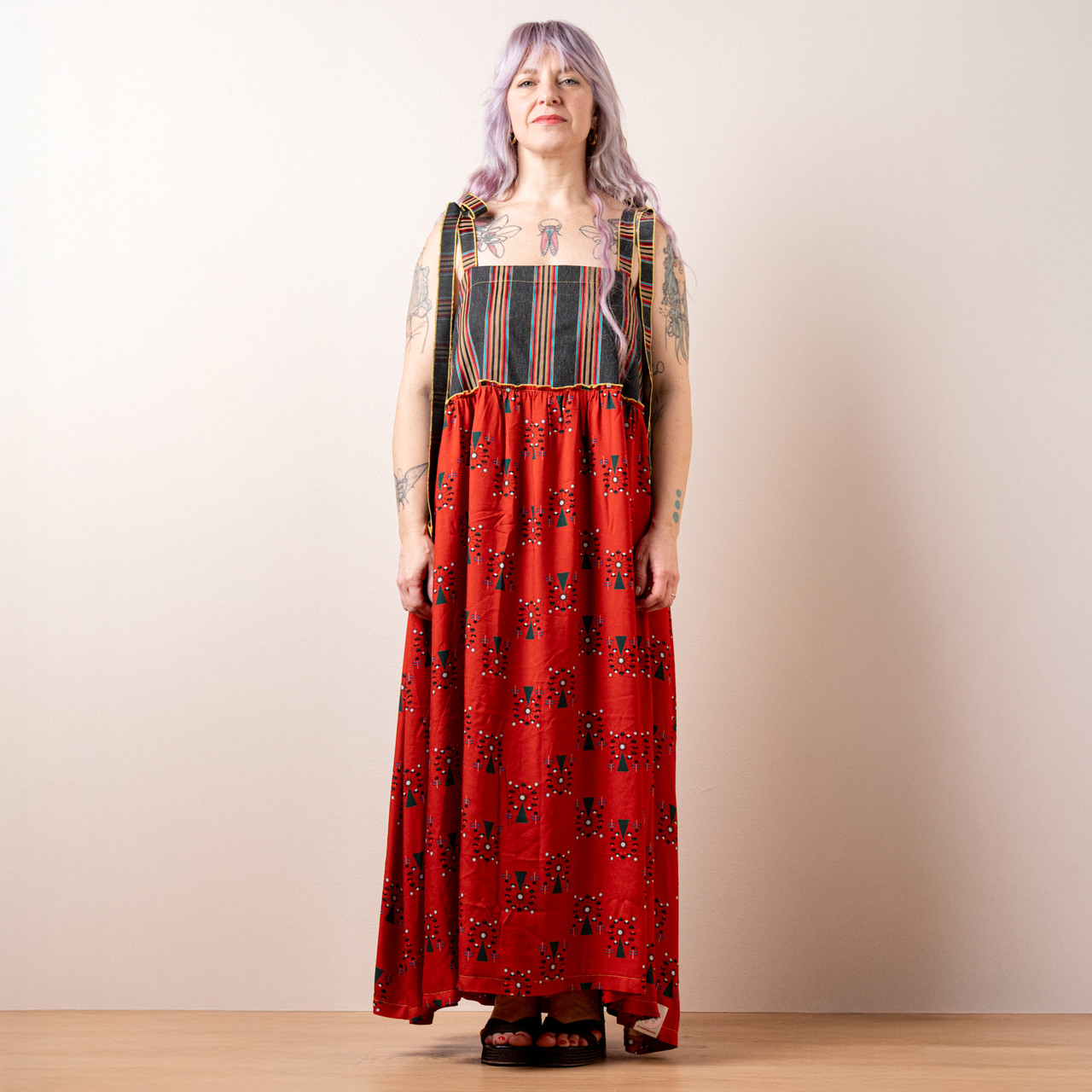 Abito fiocco righe beige, rosse e blu -  - Le Conturbanti Concept Store